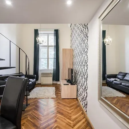 דירה Robinia Downtown