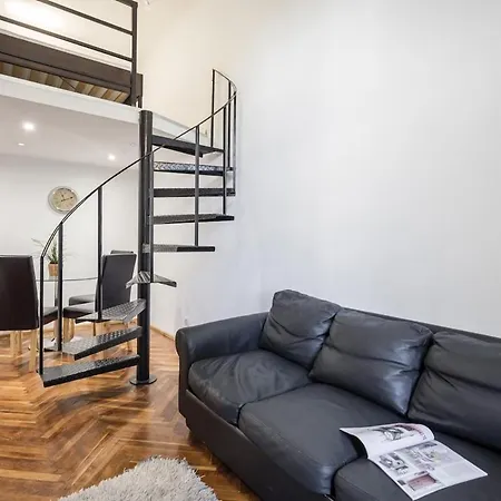 Robinia Downtown * Budapesta