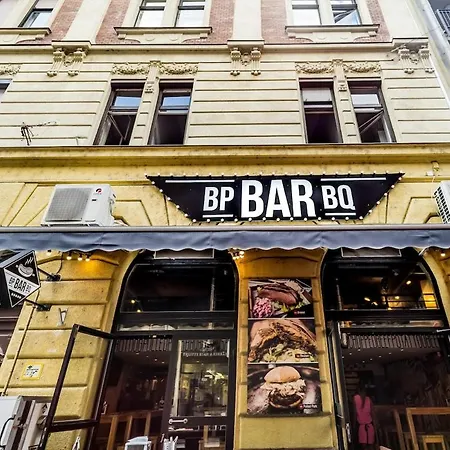 Robinia Downtown * Budapest