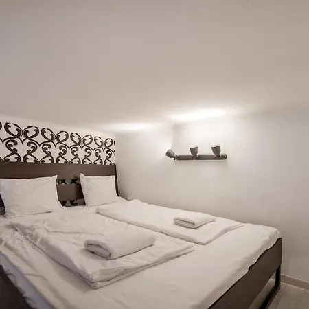 Robinia Downtown Budapest