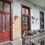 Robinia Downtown * Budapest